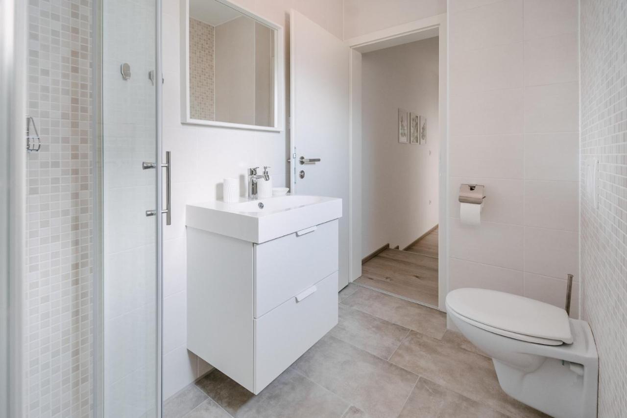 Fresh - Parking Included Apartment